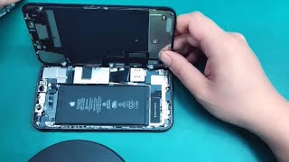 自行拆解iPhone11手机，这儿特别注意不要碰，否则面容ID直接报废