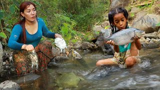 Top survival skill- Catch turtle & fish in river-Steamed turtle with salt recipe +4food so delicious