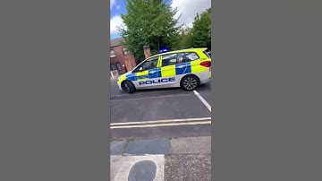 Thumbnail of Police car and van blocking London road siren 👮‍♀️🚓🚨 #shorts