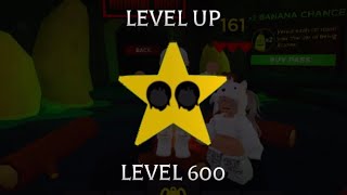 REACHING LEVEL 600!!! Banana Eats Roblox