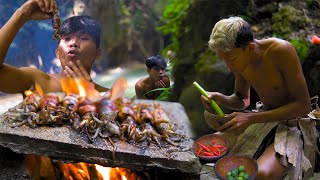 Premitive life #2 - New Version (PHILIPPINES) Cooking Squid on Rock Eating Delicious | Boy Tapang???