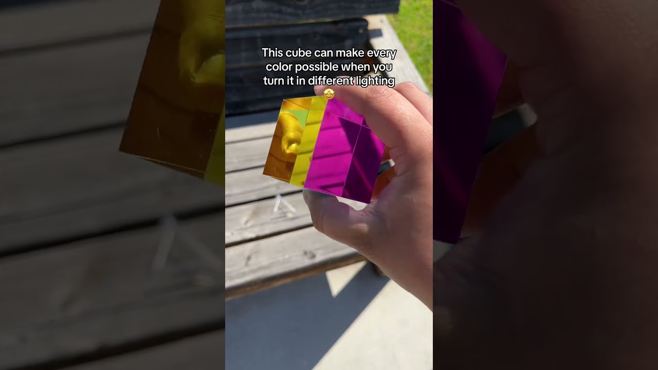 Satisfying color change with cubes! 