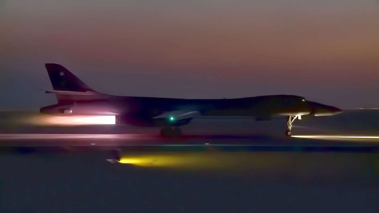 B 1b Lancer Night Day Takeoff Aerial Refueling Youtube
