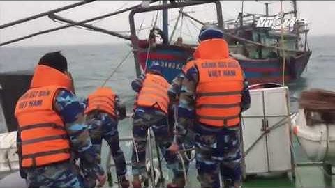 (VTC14)_Cứu nạn thành công tàu cá bị nạn trên biển