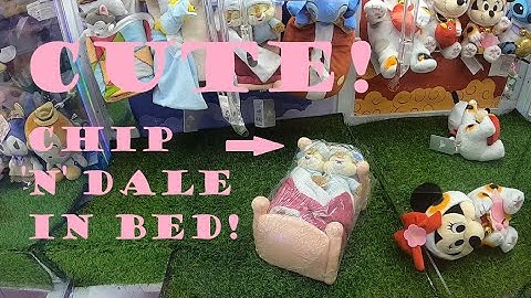 Playing the CLAW MACHINES in Singapore - what can I win??