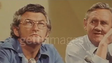 Bob Hawke and John Gorton watching the results for the 1975 federal election come in