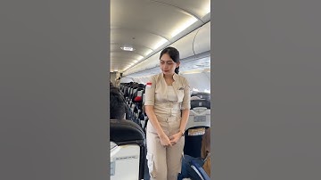 Pramugari super air jet cek penumpang sebelum take off