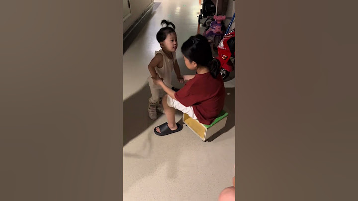 今天这个赞必须要给一诺姐姐，她太棒了，给同房间里小妹妹锻炼，有模有样，小妹妹都不要妈妈了，就让一诺给锻炼😂#记录真实生活 #坚持就是胜利