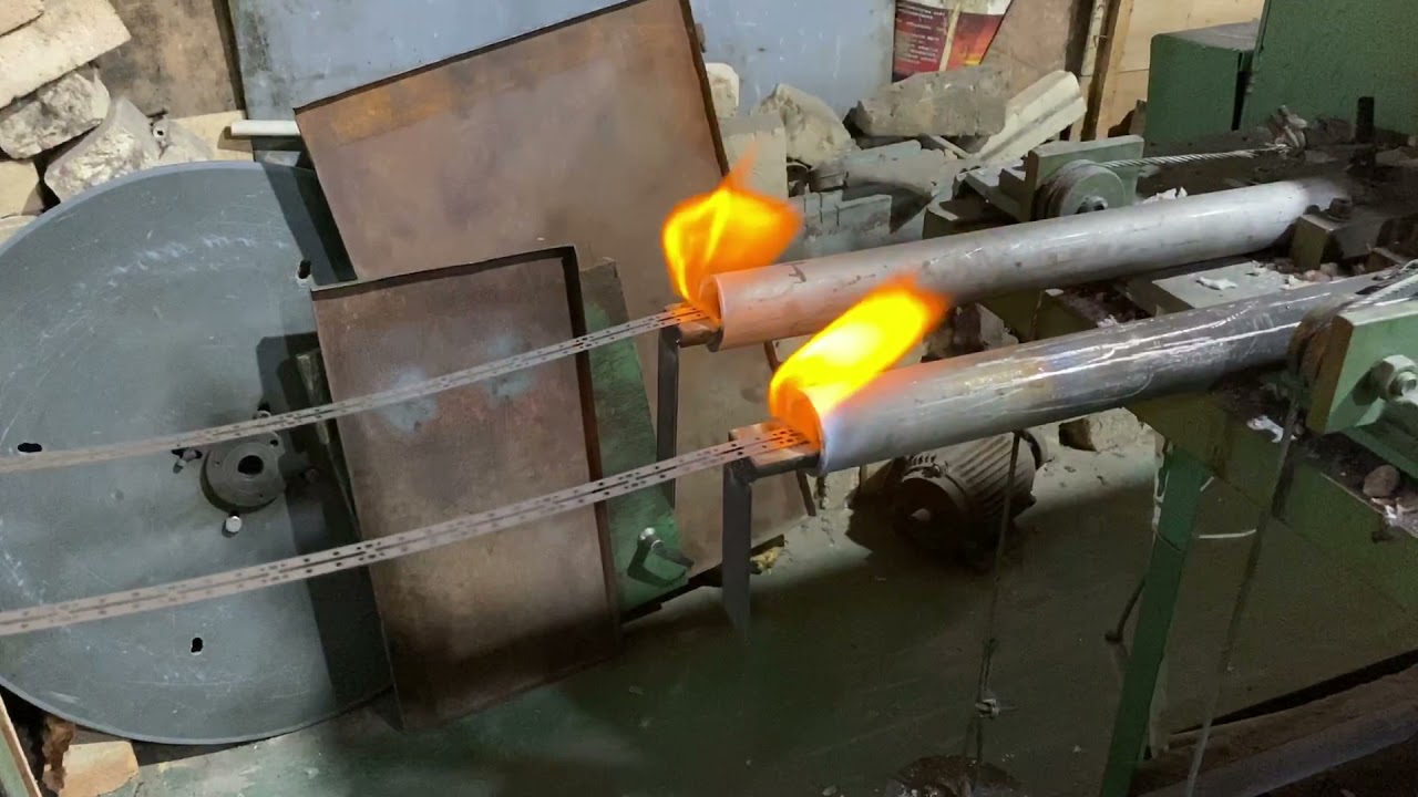 How are the disposable razor blades made?