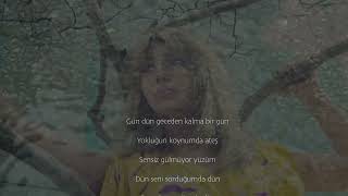 Gün (Official Lyric Video) Resimi