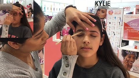 GETTING MY EYEBROWS WAXED FOR THE FIRST TIME