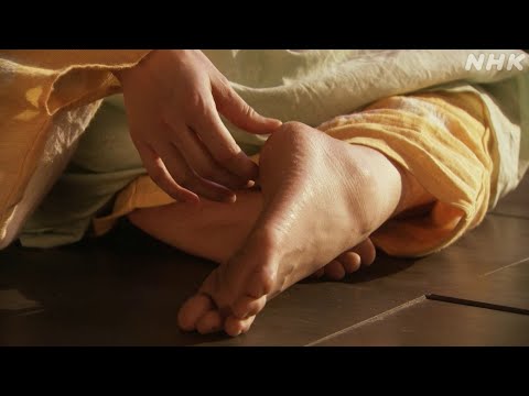 woman's barefeet soles Part.17