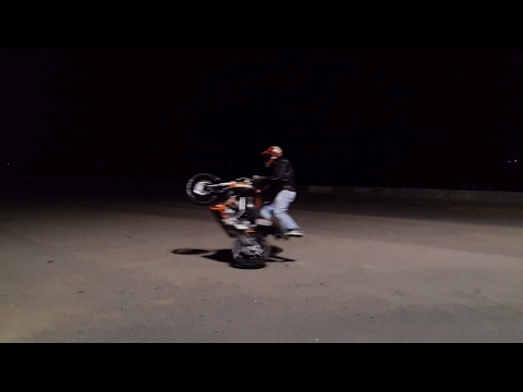 Ktm Duke 200 First Wheelie and Drift