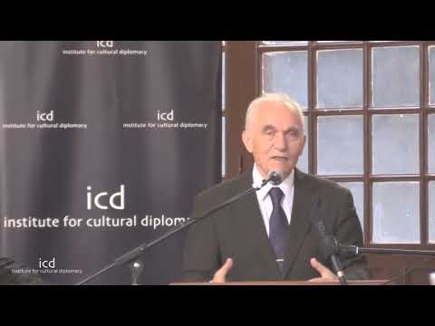 Yasar Yakis (Foreign Minister of Turkey, 2002-03)