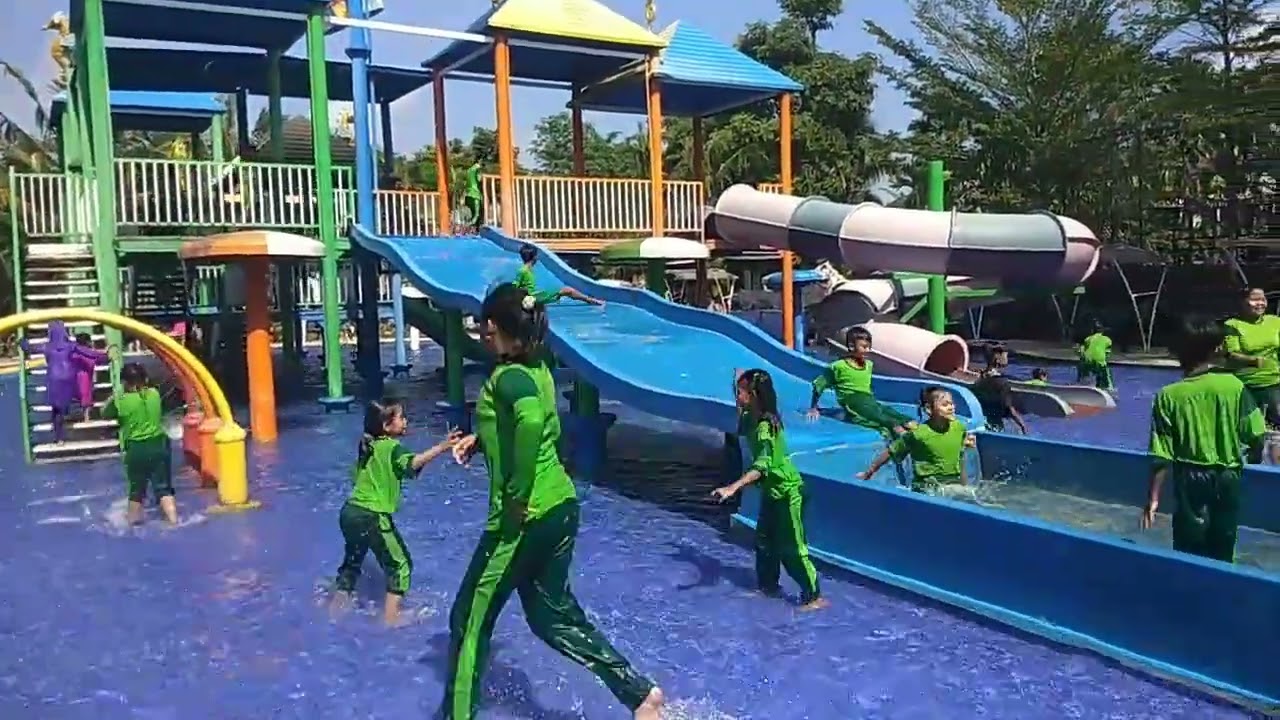 Bermain dan Belajar di acara Outing Class 