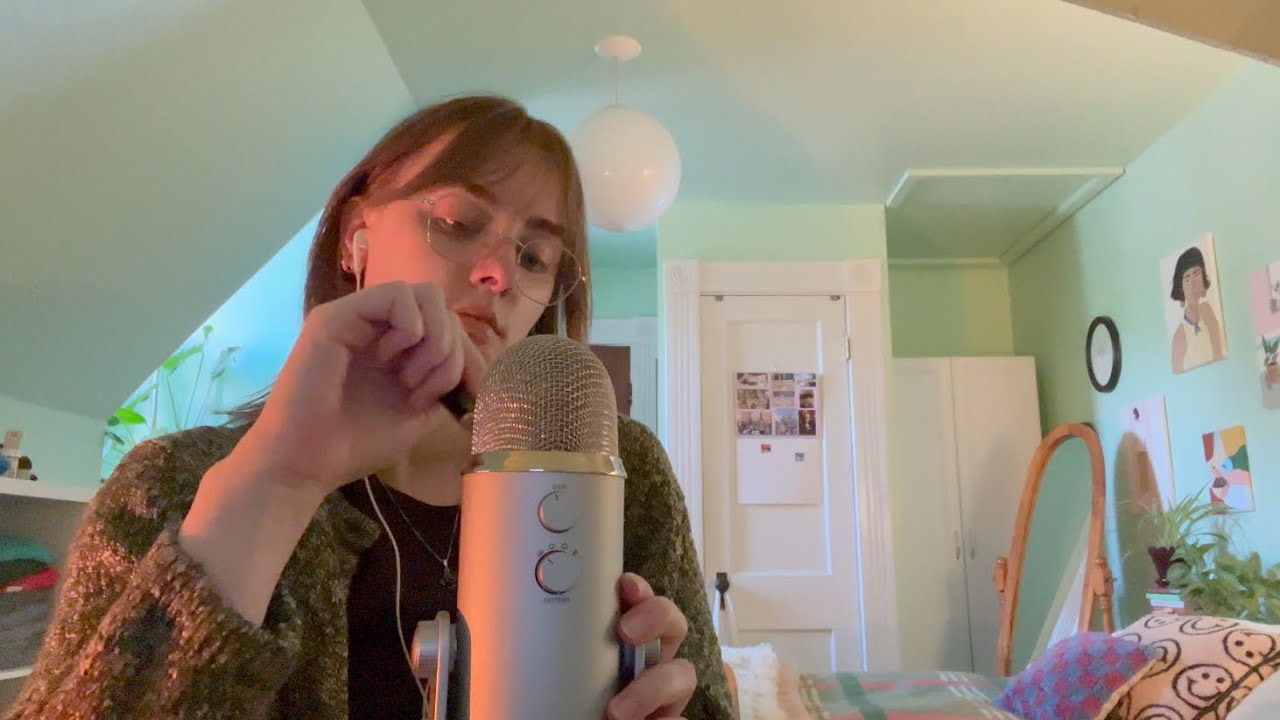 asmr mic brushing + some whispers ♡