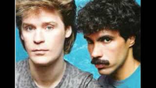 Video thumbnail of "Hall & Oates - I Can't Go For That"