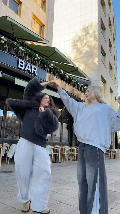 You are the one thing in my way🧟 #berlin #dance #calvinharris #myway #friends #amigas #baile #trend