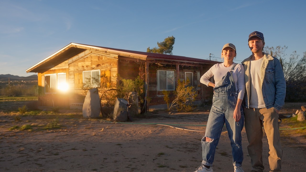 Мы купили заброшенную хижину посреди глуши…