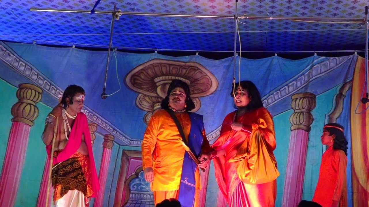 Сцена из мифологической стихотворной драмы Сатьяхаришчандры в Варанаси #mvrkalarchana