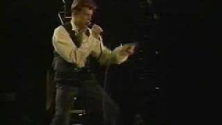 DAVID BOWIE LIVE IN CHILE 1990 - SUFFRAGETTE CITY
