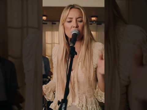 Kate Hudson Performs