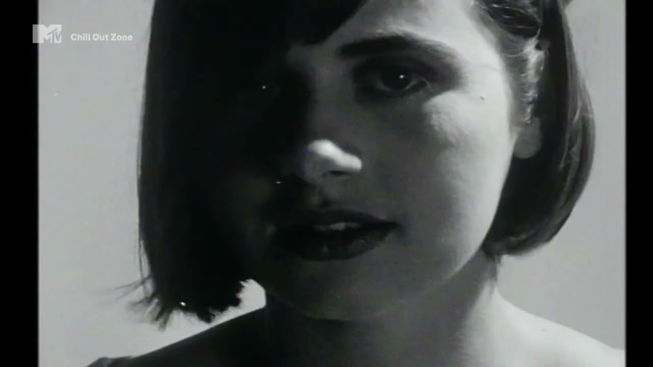 Saint Etienne - Only Love Can Break Your Heart (Official UK Video