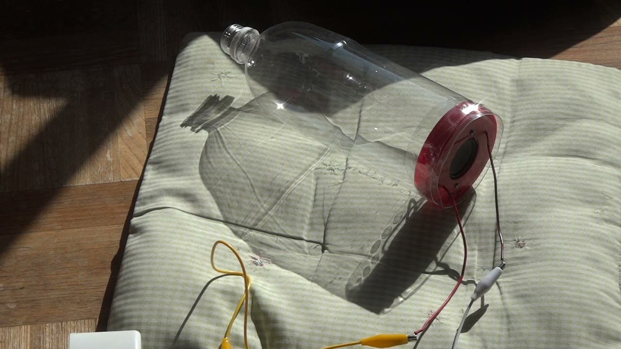 A plastic-bottle speaker(Kurt Masur - Beethoven Symphony No.5)