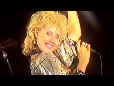 Lepa Brena - Brani Me, Brani