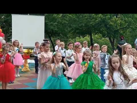 С днём защиты детей ! Песня от детишек детского сада г. Бахмут Артёмовск Донецкой области !
