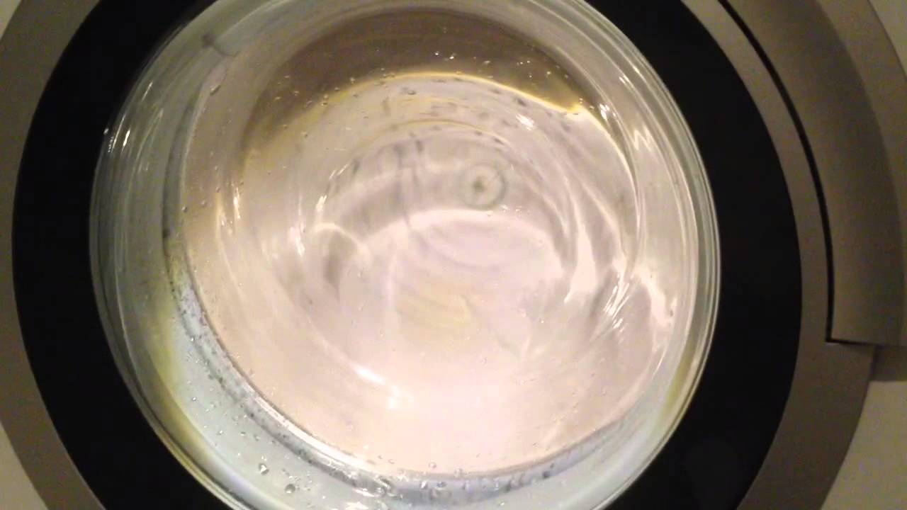 Siemens iq700 washing machine spinning at 1600 rpm YouTube