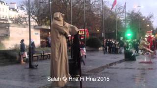 Secret revealed London street performer. كشف خدًعة