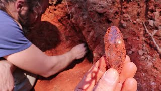 видео: ДОБЫЧА АЛМАЗНОГО ОКНОВОГО КВАРЦА И КРИСТАЛЛОВ-ФАНТОМОВ НА ШАХТЕ КРИСТАЛ-РИДЖ В ГОРОДЕ МАУНТ-АЙДА,... картинка: ДОБЫЧА АЛМАЗНОГО ОКНОВОГО КВАРЦА И КРИСТАЛЛОВ-ФАНТОМОВ НА ШАХТЕ КРИСТАЛ-РИДЖ В ГОРОДЕ МАУНТ-АЙДА,...