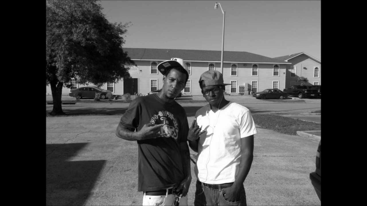 BRIKKHOUSE FT. FOXX BOUNCING OFF DA WALL