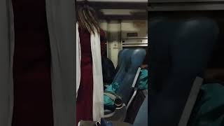 Bangladesh Train Ki Andar Mai Hizola Ne Kiss Kiya Har Boyfriend Ko Sab Ki Samne 