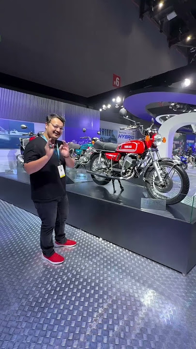 Yamaha RX 100 and RD 350 | Which One Would You Choose? | Auto Expo 2025 India | autoX #shorts