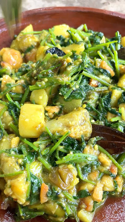 Village-Style Palong Shaak recipe - Quick & Tasty | Bengali recipe #shorts #cooking #villagecooking
