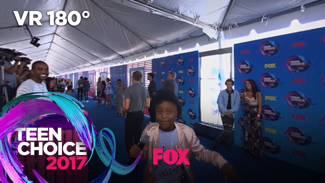 can am CeCe Proves That She Is The Cutest Girl To Ever Hold A Microphone | TEEN CHOICE