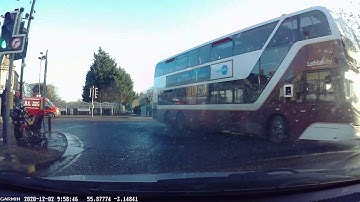 Lothian Bus driver running the light at Loanhead