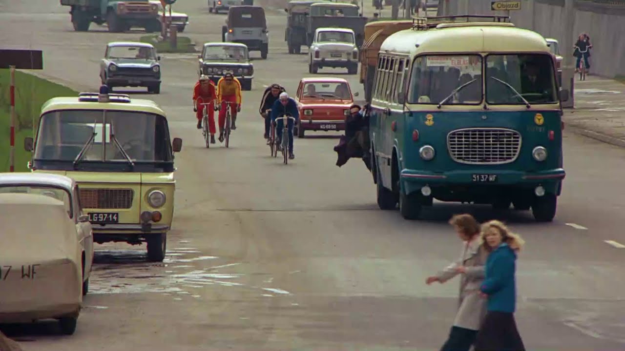 Autobus Jelcz 043 vo filme Nie ma rozy bez ognia (1974)