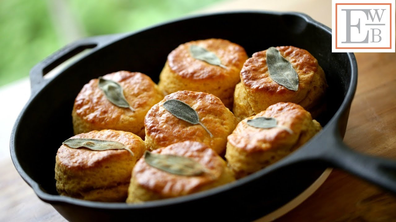 Biscuit Pan - Pre-Seasoned Cast Iron Skillet for Baking Biscuits