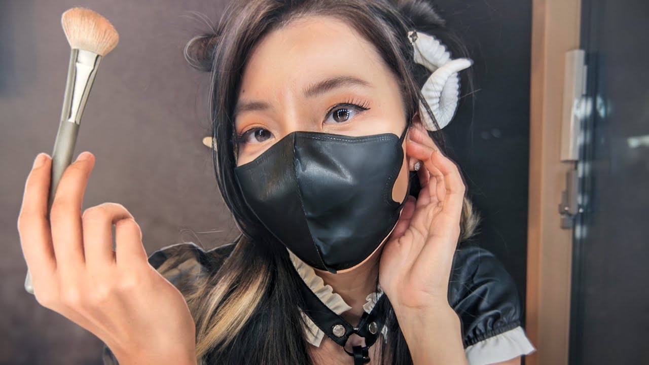 VTuber Tries to Work at a Succubus Cafe