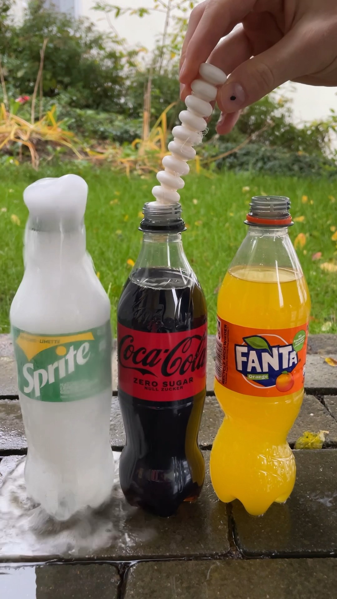 Coca Cola, Fanta,Sprite und Mentos |  Experiment #Shorts