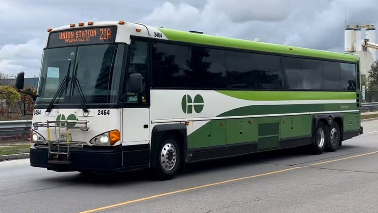 GO Transit | 2011 MCI D4500CT 2464 on the 21A to Union Station