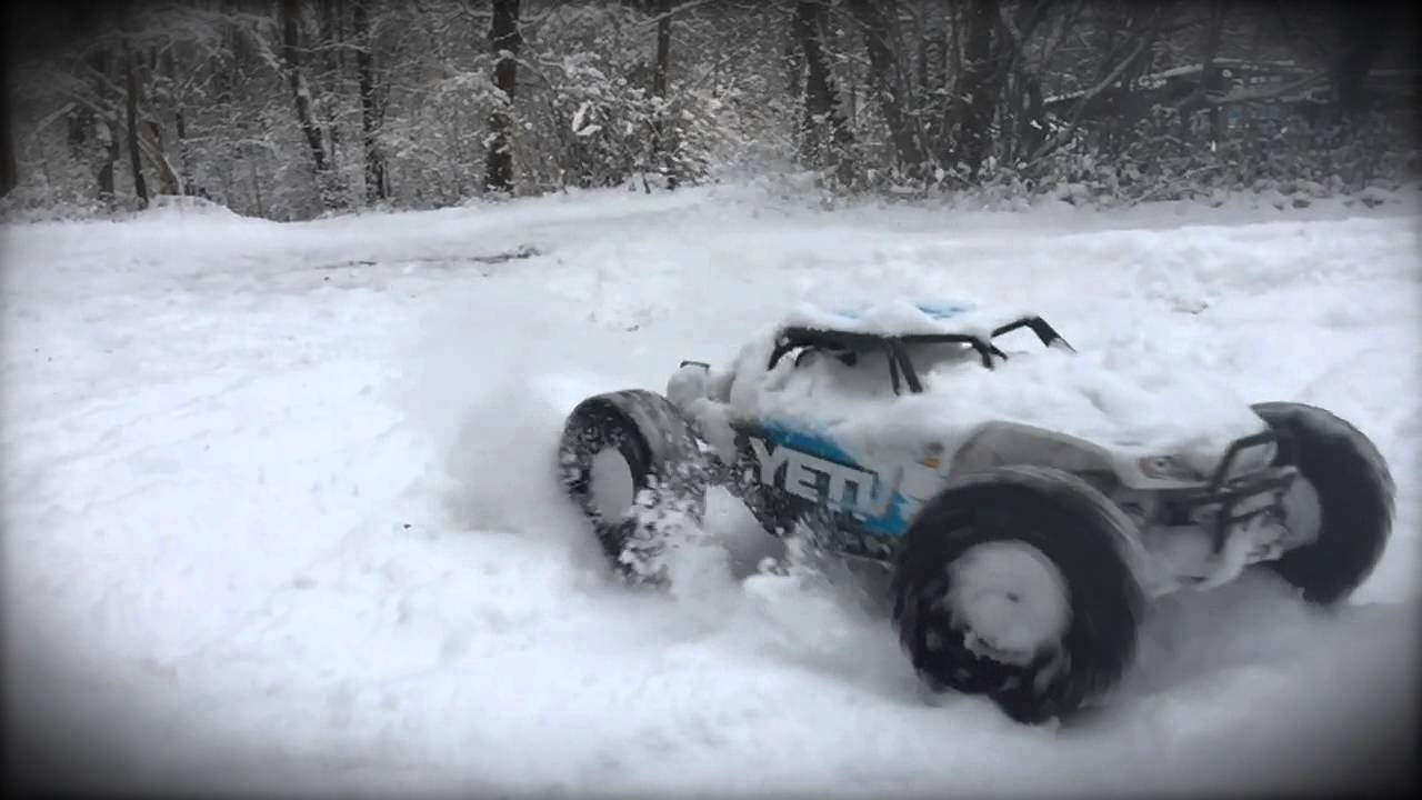 Axial Yeti Snow Bashing