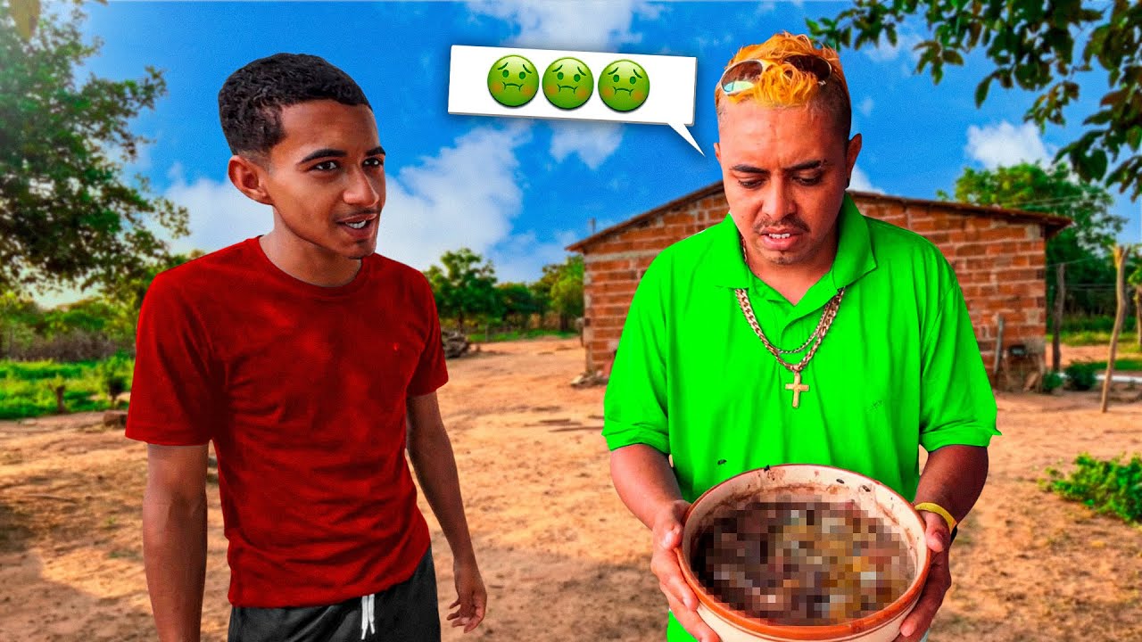 SIMAO COME FEIJOADA COM BOSTA EM ALMOÇO DE FAMÍLIA