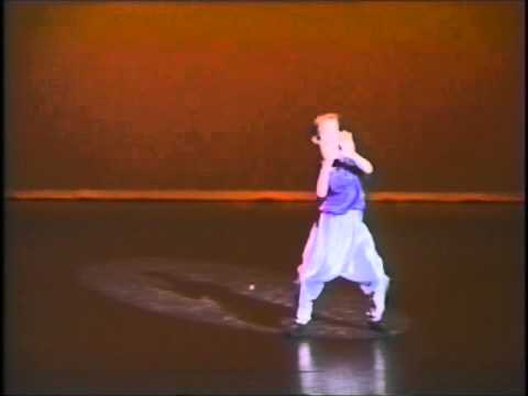 Ryan Gosling Dancing Video 1992 - Mc Hammer Pants!