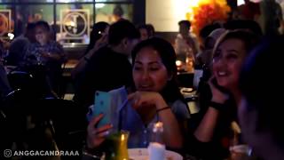 AWALNYA DI TERTAWAKAN!! PENGAMEN CULUN INI BIKIN HEBOH SATUH CAFE DENGAN SUARA ASLINYA.mp4