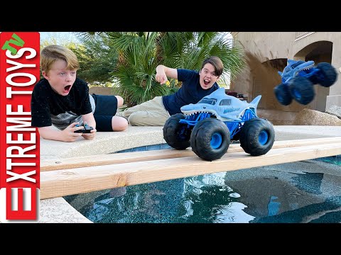 Monster Jam Megalodon