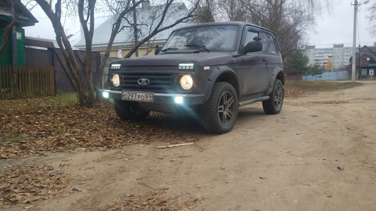 Я вернулся))). Обесшумливание багажника нивы 21213. - YouTube